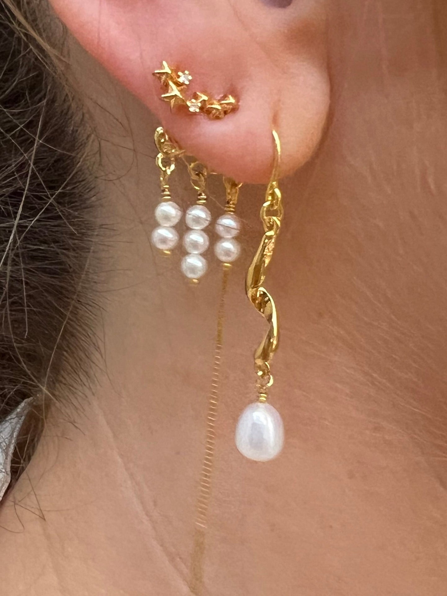 Clara behind ear, forgyldt