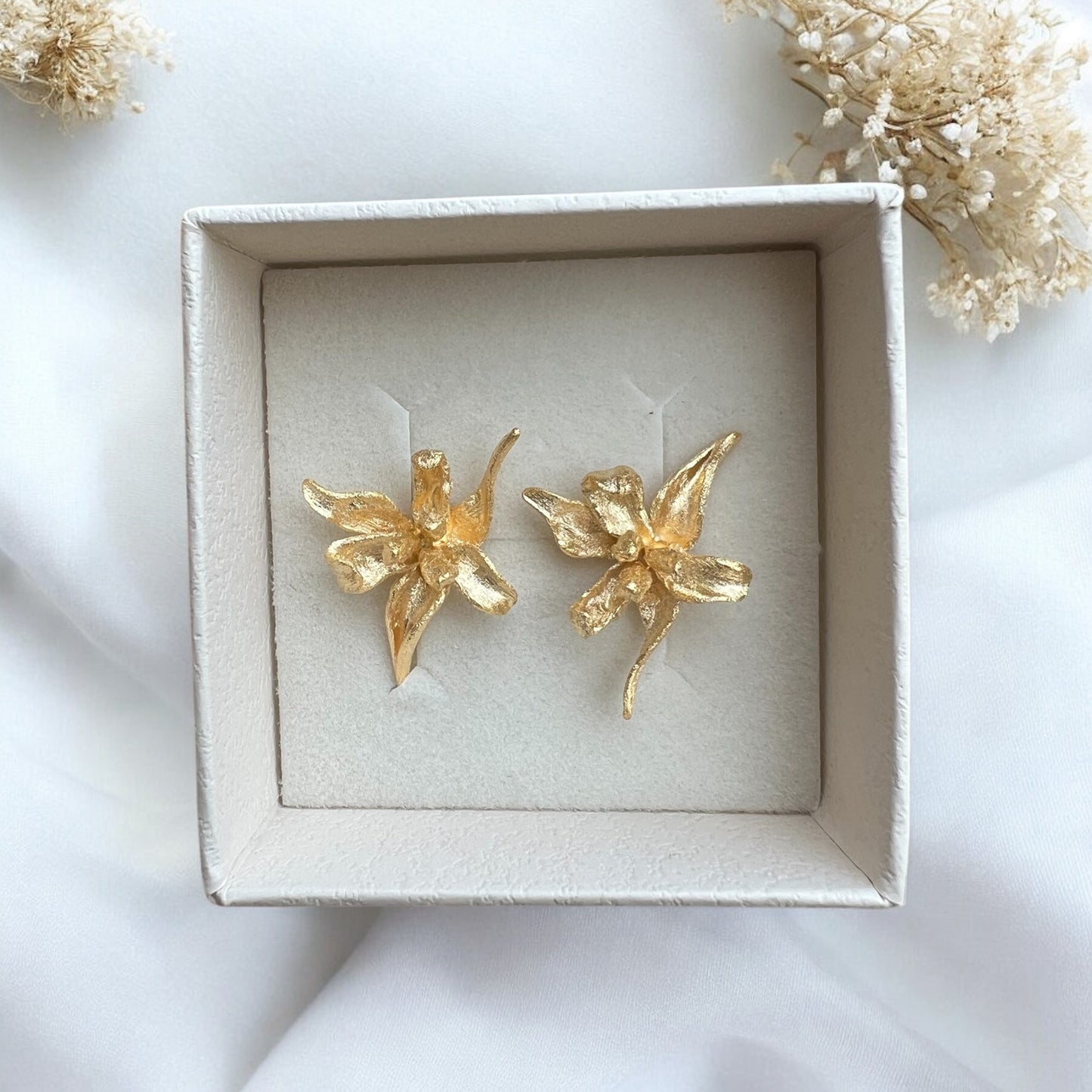 Iris ørestikker, forgyldt