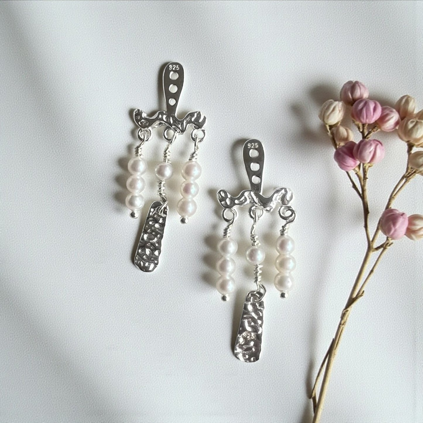 Astrid behind ear, sølv