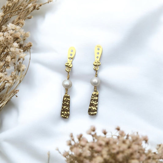 Signe behind ear, forgyldt